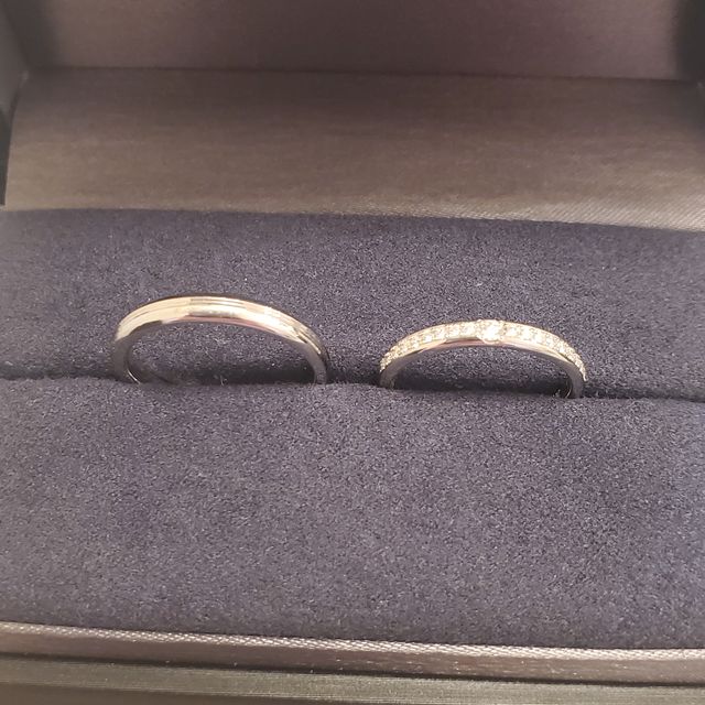 【ラザール ダイヤモンド(LAZARE DIAMOND)の口コミ】 ずっと着けても邪魔にならないデザインを意識して選びました。
彼氏が指輪…