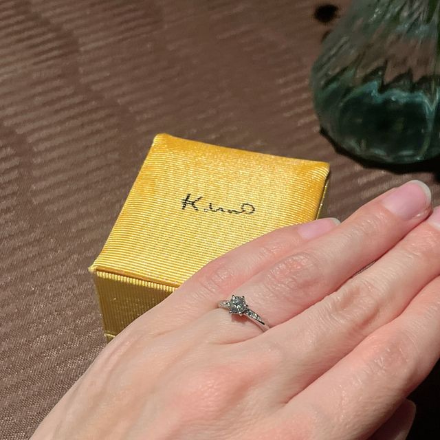 【ケイウノ ブライダル(K.UNO BRIDAL)の口コミ】 母のダイヤを受け継いで婚約指輪にしました。
元々婚約指輪は欲しいと思っ…