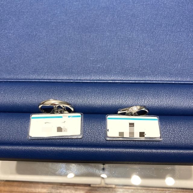 【銀座ダイヤモンドシライシの口コミ】 他のリングと比べるとリングがやや太め且つダイヤが大きめです。婚約指輪…