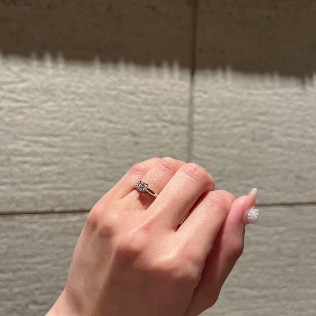 【カルティエ(Cartier)の口コミ】 洗練されたデザインと上質な素材が魅力です。繊細でクラシカルなシルエッ…