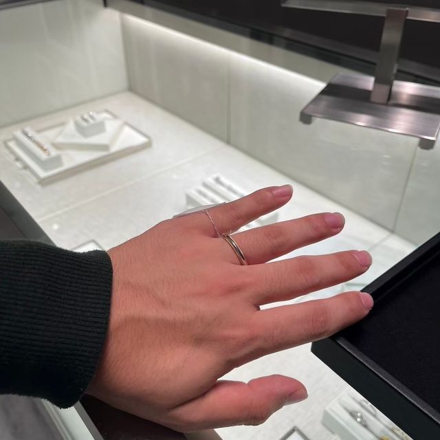 【ティファニー(Tiffany & Co.)の口コミ】 ティファニーのミルグレインを試着しました！3mmと女性からしたらやや太い…