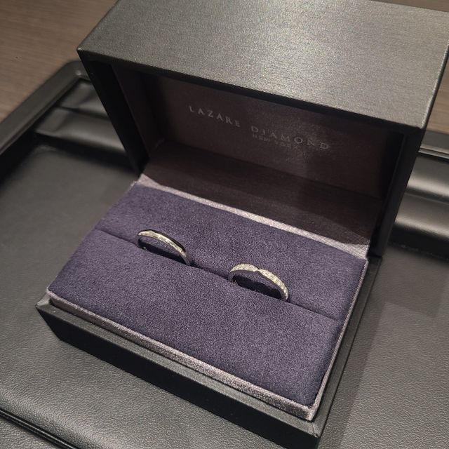 【ラザール ダイヤモンド(LAZARE DIAMOND)の口コミ】 ウィズは、ワンポイントでVカットが入っており、指が長く見えます！単体で…