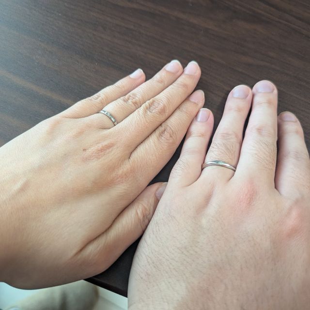 【アイプリモ(I-PRIMO)の口コミ】 私たちが選んだ結婚指輪は、シンプルながらも洗練されたデザイン で、日常…