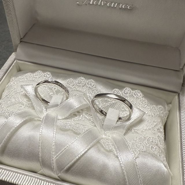 【JEWELRY STUDIO Advance(ジュエリースタジオアドバンス)の口コミ】 女性用は華やかながらも洗練されたデザイン、ダイヤも沢山入っています。…