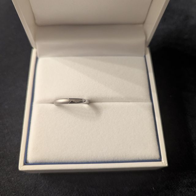 【FISCHER(フィッシャー)の口コミ】 指輪が半分ずつでデザインが違うので、他社の商品とデザインが被ることは…