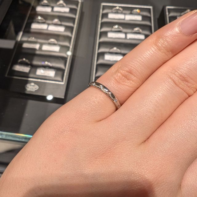 【エクセルコダイヤモンド(EXELCO DIAMOND)の口コミ】 雑誌で見かけたルヴォワールのデザインが気になって店舗を訪れました。実…