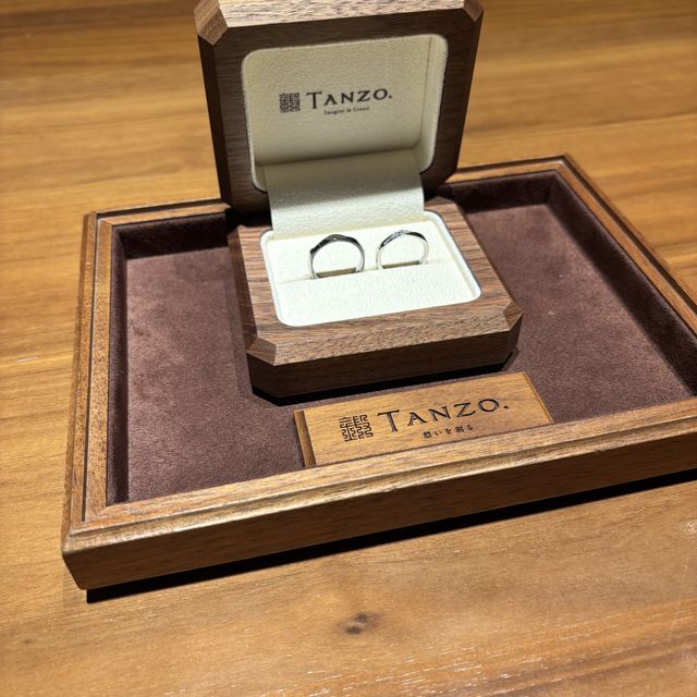 【TANZO.(鍛造指輪)の口コミ】 フルオーダーのため、素材や色、形、サイズを全て自分の好みに合わせて作…