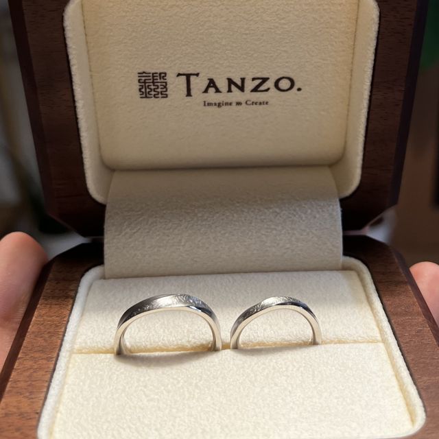 【TANZO.(鍛造指輪)の口コミ】 デザインが気に入っています。和紙加工を施したところに、当初はインスタ…