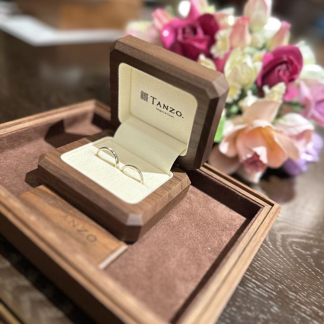 【TANZO.(鍛造指輪)の口コミ】 色、デザイン、太さ、ダイヤ数、刻印など、すべて自分たちで選んで決めれ…