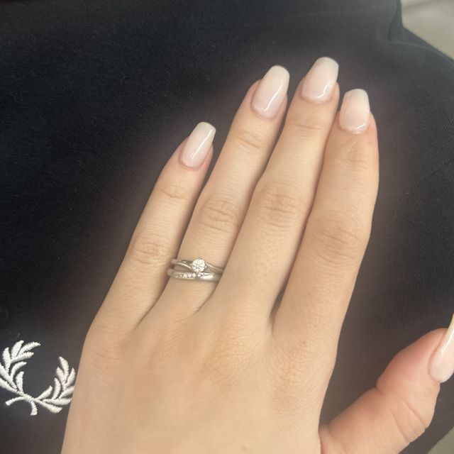 【出雲結(いずもゆい)の口コミ】 とてもシンプルかつあまり周りとは被らないデザインで素敵です。価格も見…