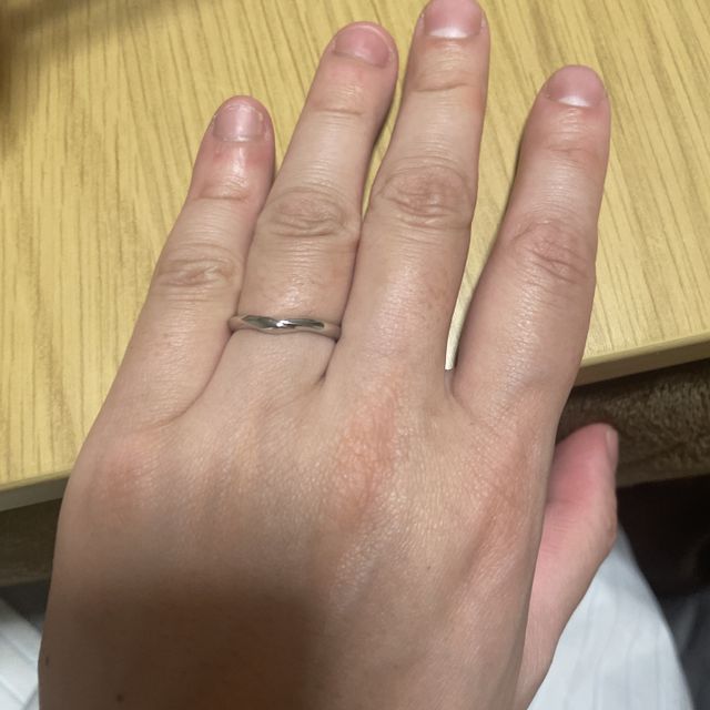 【TOWA(永遠)の口コミ】 シンプルながら上品なデザインで、どんなスタイルにも合わせやすい指輪で…