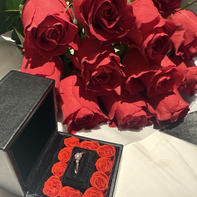 【エクセルコダイヤモンド(EXELCO DIAMOND)の口コミ】 プロポーズで彼からいただきました。ダイヤモンドのカットが非常に繊細で…