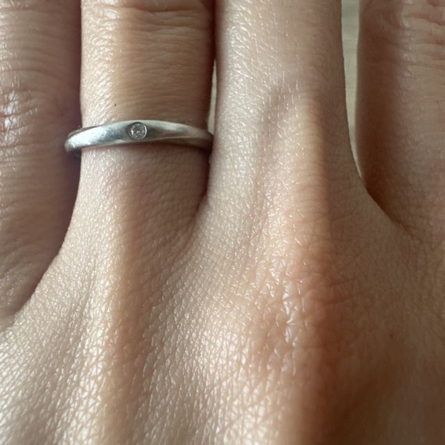 【銀座ダイヤモンドシライシの口コミ】 着け心地が良く、シンプルなデザインがとてもよい。仕事上、子供とかかわ…