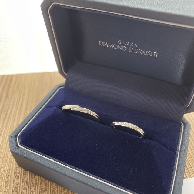 【銀座ダイヤモンドシライシの口コミ】 デザインはすごくお気に入りなのですが、
入籍日から付け出してはや2週間…