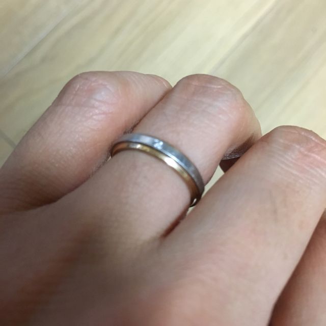 【アイプリモ(I-PRIMO)の口コミ】 シンプルなデザインが気に入り、配色も自分好みでした。指輪自体気に入っ…