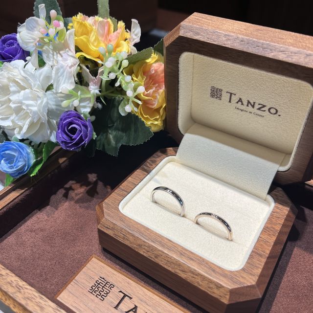 【TANZO.(鍛造指輪)の口コミ】 細かなデザインにも、相談にのってもらうことができる。
入籍指輪があり、…
