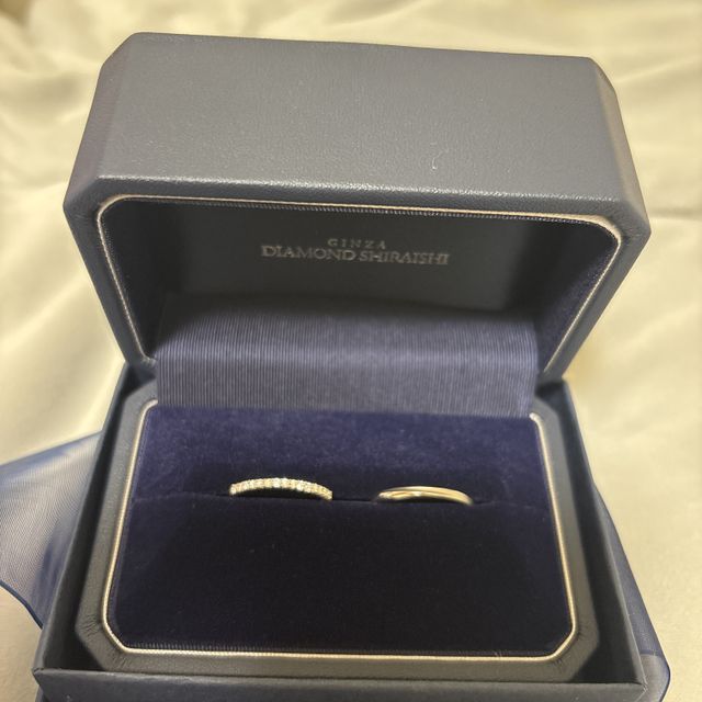 【銀座ダイヤモンドシライシの口コミ】 指輪のデザイン→ダイヤが多く散りばめれており非常にゴージャス。細…