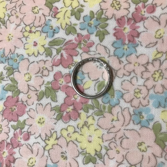 【Galopine & Galopin(ガロピーネガロパン)の口コミ】 結婚指輪は飽きないシンプルなデザインで細めのもので探していました。
こ…