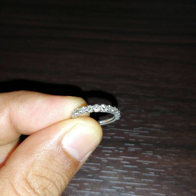 【ジュエリーツツミ(JEWELRY TSUTSUMI)の口コミ】 マリッジリングとの重ね付けで日常でも使用出来る物を探していました。
マ…