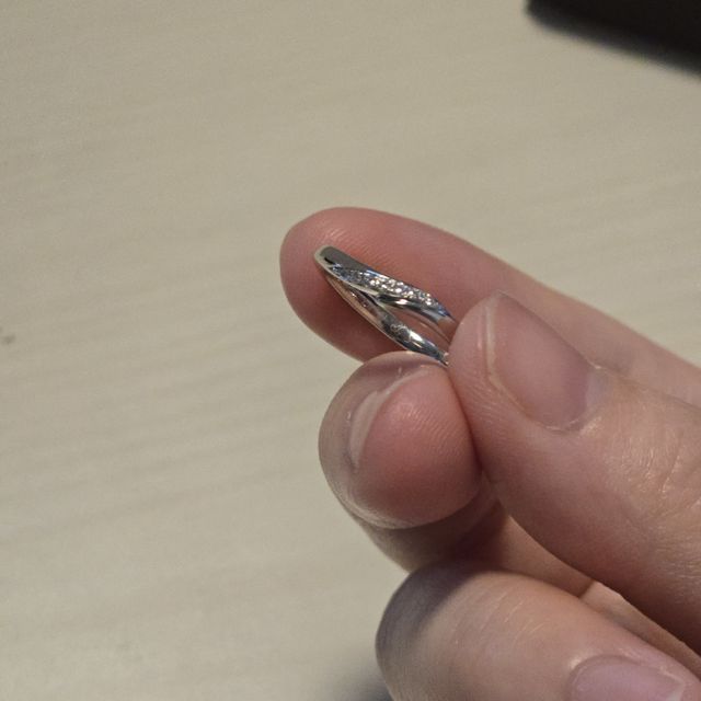 【アイプリモ(I-PRIMO)の口コミ】 あまりダイヤがギラギラしすぎるのは避けつつ、だからといってシンプルす…