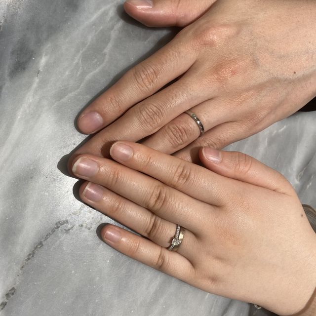 【SIENAROSE(シエナロゼ)の口コミ】 とにかくおしゃれな見た目に一目惚れしました！
叩いたようなデザインで、…