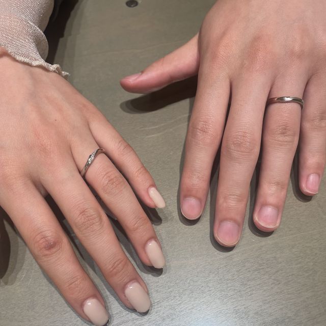 【アイプリモ(I-PRIMO)の口コミ】 指輪は2人の好みを妥協せずに、ブラウンゴールドとプラチナのコンビニしま…