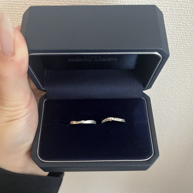 【銀座ダイヤモンドシライシの口コミ】 デザインもたくさんあり、自分好みのを見つけることができました。デザイ…