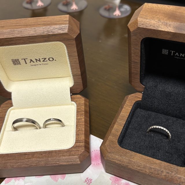 【TANZO.(鍛造指輪)の口コミ】 リングの幅、カラー、素材、加工など
たくさん選べるので、自分にぴったり…