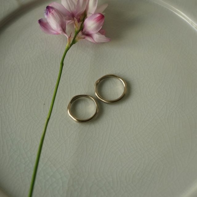 【atelier ST, CAT(アトリエ エスティーキャット)の口コミ】 シンプルながらも個性が出せて普段のジュエリーとも合う指輪が良いなと思…