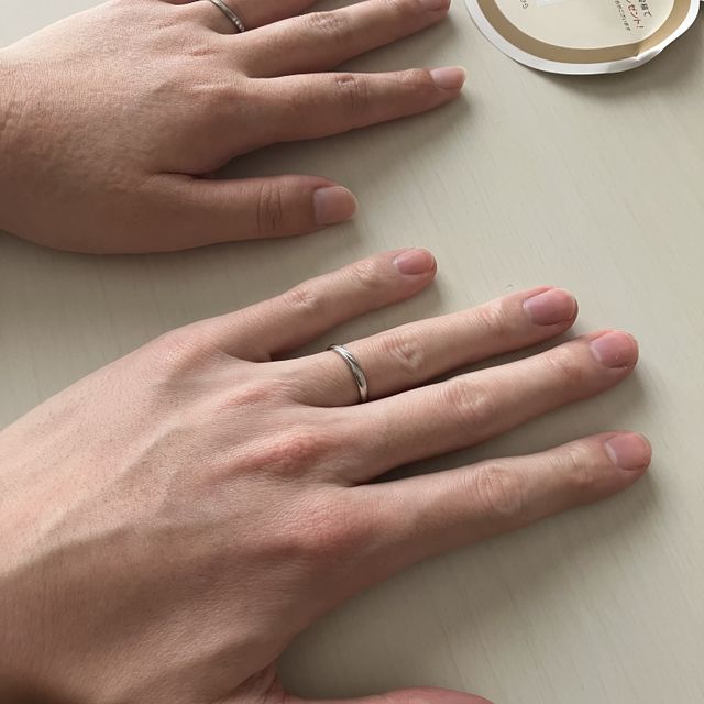 【アイプリモ(I-PRIMO)の口コミ】 色落ちしにくいプラチナで、形状はシンプルでありながら個性の光るデザイ…