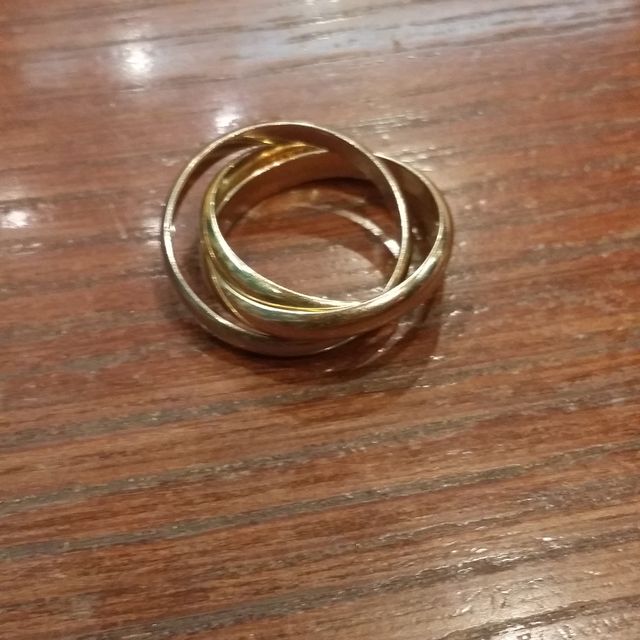 【カルティエ(Cartier)の口コミ】 奥さんと一緒にいくつかのお店をまわりましたが、どのブランドを見ても1連…