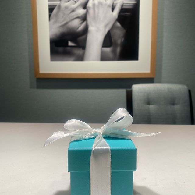 【ティファニー(Tiffany & Co.)の口コミ】 色味がシルバー、ゴールド、ローズゴールドとあり、私たちはローズゴール…