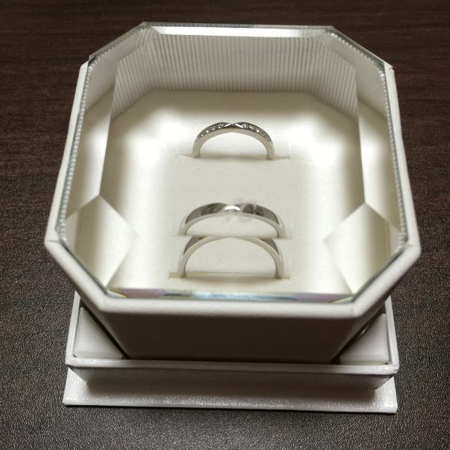 【4℃ BRIDAL(ヨンドシーブライダル)の口コミ】 一番の決め手は指にはめたときに一番しっくりきたことです。もともと体が…