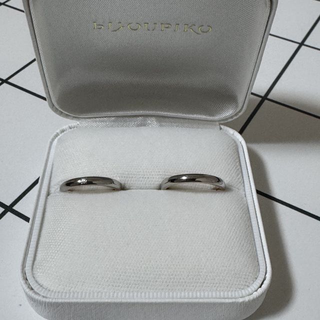 【BONDS(ボンズ)の口コミ】 ピンクゴールドとプラチナの2層になっており、輝きを放っております。私達…