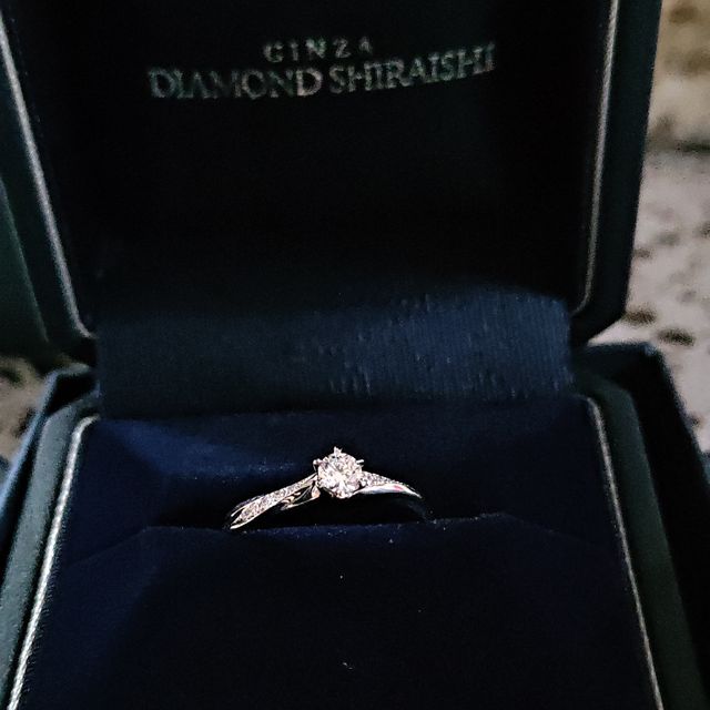 【銀座ダイヤモンドシライシの口コミ】 デザインはウェーブにしようと店鋪に伺う前から考えていおり、店鋪で気に…