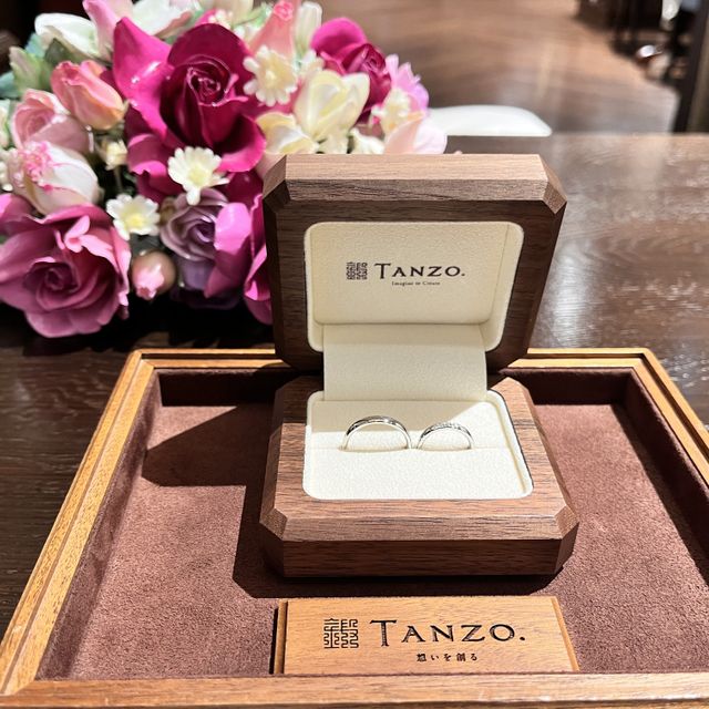 【TANZO.(鍛造指輪)の口コミ】 鍛造製法ならではのツヤと着け心地の良さです。実際見てみると、着け心地…