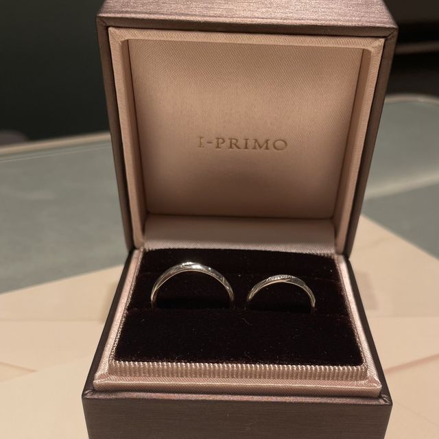 【アイプリモ(I-PRIMO)の口コミ】 付け心地がとても良く、指輪のウェーブによって指がより長く見えます。こ…