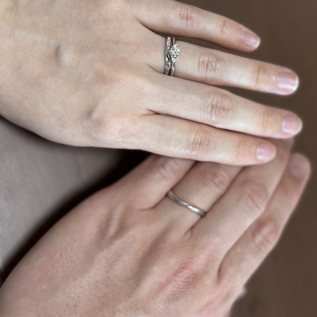 【TOWA(永遠)の口コミ】 どこから見てもダイヤが輝く可愛らしいデザイン！！
夫も付け方によって2…