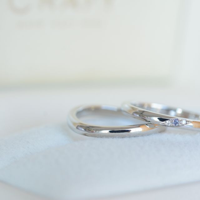 【CRAFY(クラフィ)の口コミ】 シンプルながらも洗練されたデザインが魅力のペアリング。緩やかなカーブ…