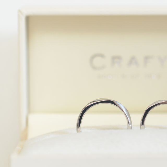 【CRAFY(クラフィ)の口コミ】 指輪の型を手作りで製作したため、自分たちが望むオリジナル性のあるデザ…
