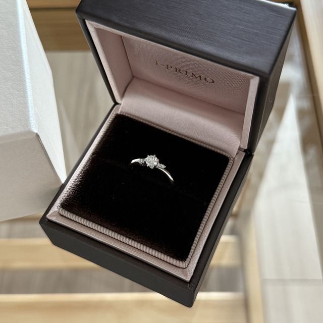 【アイプリモ(I-PRIMO)の口コミ】 ウェーブのデザインがとても可愛いです！！
細さも手を綺麗に見せてくれる…