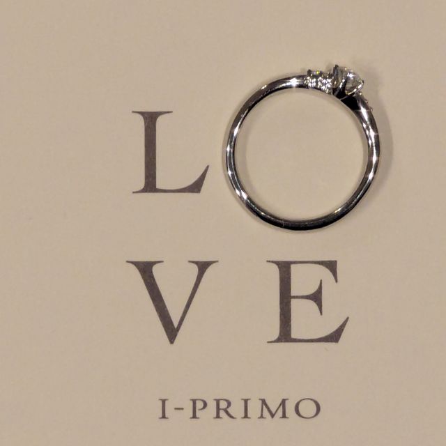 【アイプリモ(I-PRIMO)の口コミ】 セットリングとしてデザインされたリングではない婚約指輪と結婚指輪をセ…