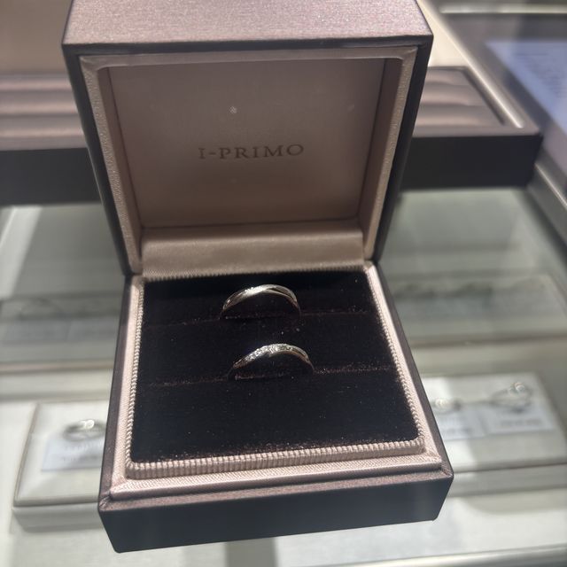 【アイプリモ(I-PRIMO)の口コミ】 形がウェーブになっていてつけた時に指がきれいに見えるのがとてもいいで…