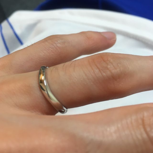 【銀座ダイヤモンドシライシの口コミ】 シンプルかつ日常的につけやすいデザインを探していてマッチしました。
ひ…