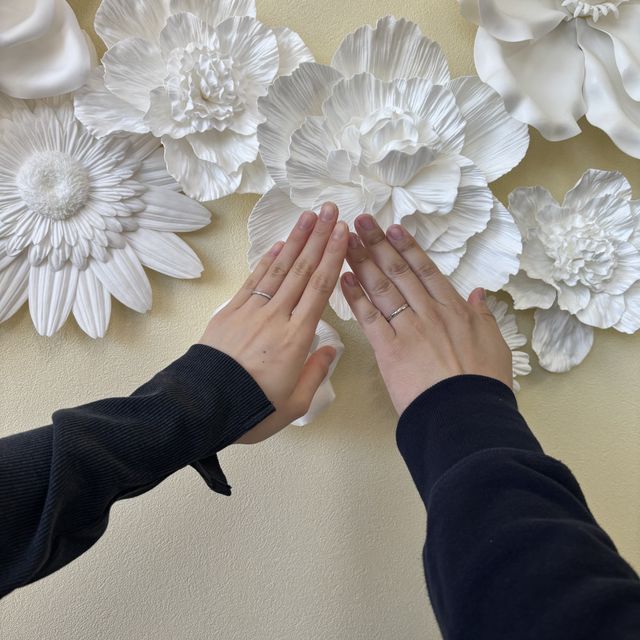 【Pink Dolphin Diamond(ピンクドルフィンダイヤモンド)の口コミ】 デザインがシンプルで流行り廃りに流されず長くつけられそうです。仕事柄…