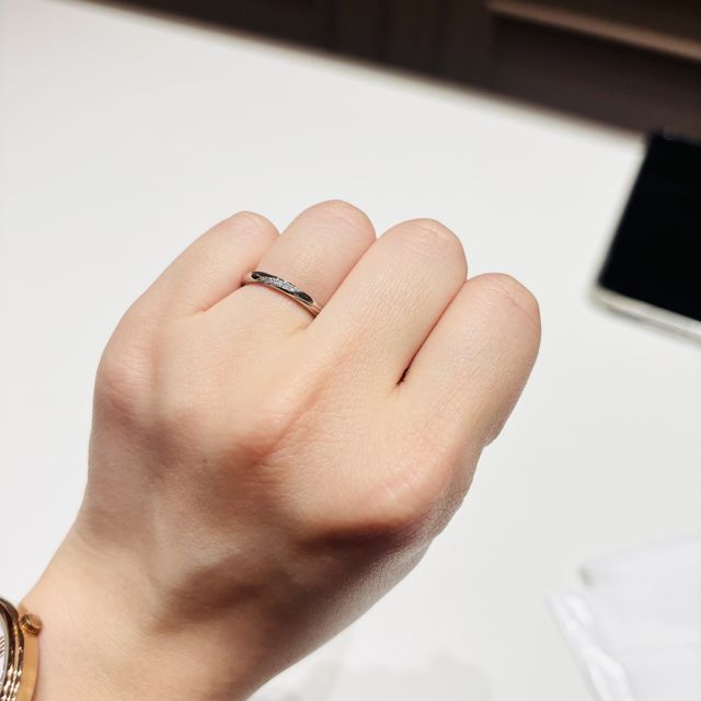 【ラザール ダイヤモンド(LAZARE DIAMOND)の口コミ】 人と被ったりシンプル過ぎるデザインでは自分はしっくり来ないと考えてい…