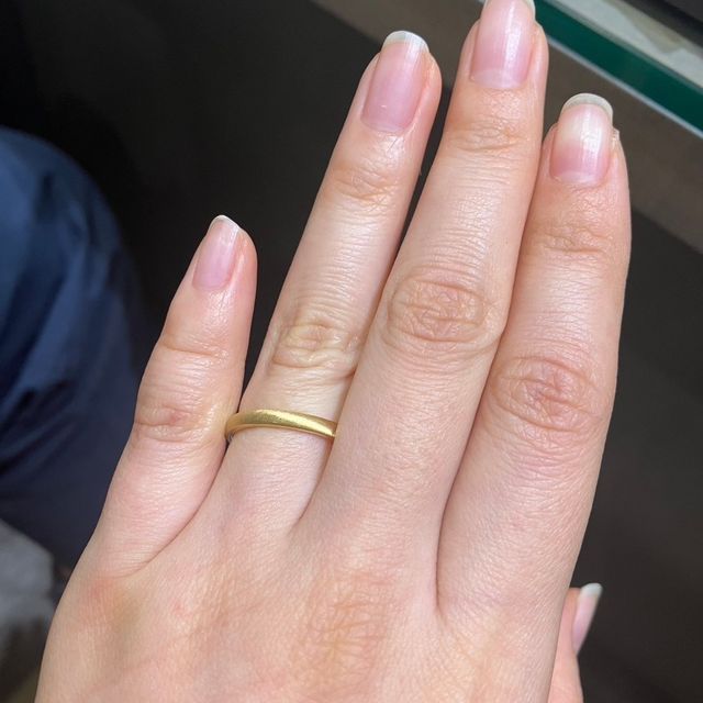 【アイプリモ(I-PRIMO)の口コミ】 アイプラモさんの指輪はプラチナの指輪でシンプルなイメージでしたが、ゴ…