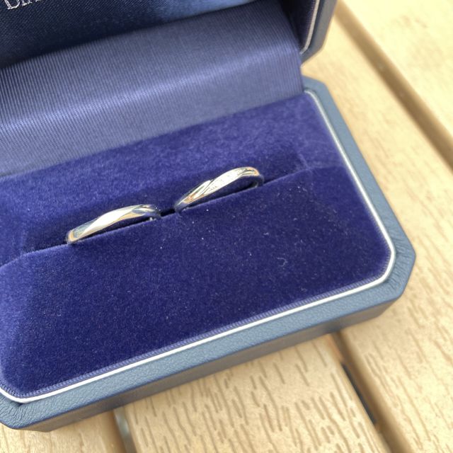 【銀座ダイヤモンドシライシの口コミ】 緩くウェーブしているところがポイントです。海をイメージして横から見る…