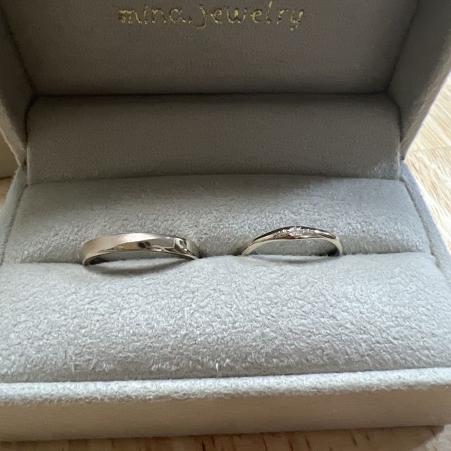 【mina.jewelry(ミナジュエリー)の口コミ】 指輪に自分で手書きで描いたデザインの刻印を入れられることが魅力です。…