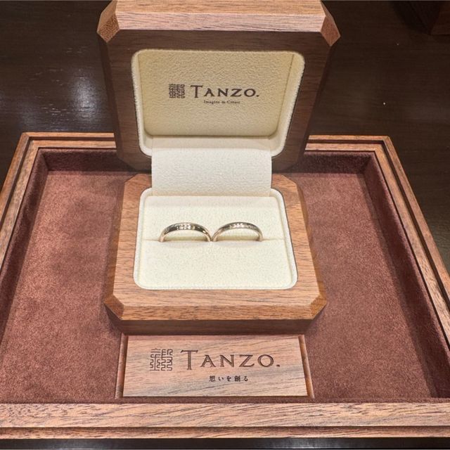 【TANZO.(鍛造指輪)の口コミ】 あまり派手すぎず、シンプルなのが良いというイメージは持っていたので、…